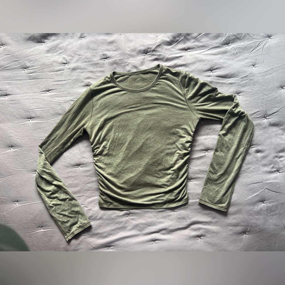 Lululemon cropped long sleeve